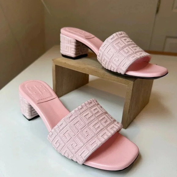 GIVENCHY Pink 4G Block Heel Slip On Spring/Summer Sandal, Size 6.5 - Picture 2 of 14